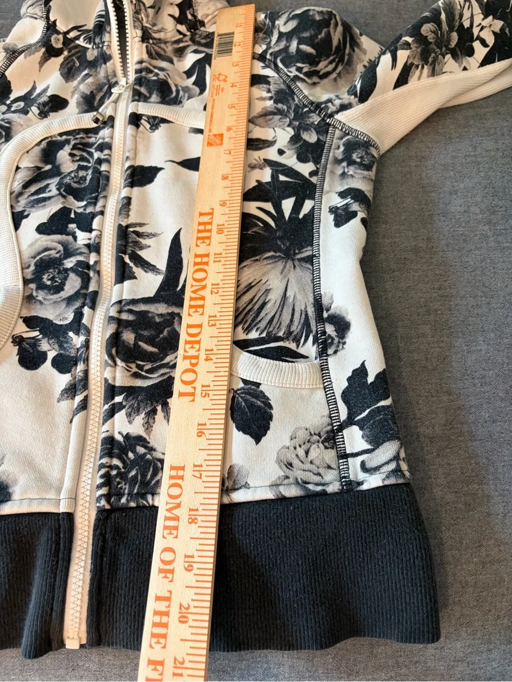 Lululemon Scuba Hoodie Stretch Women’s Brisk Bloom Black White Size Small